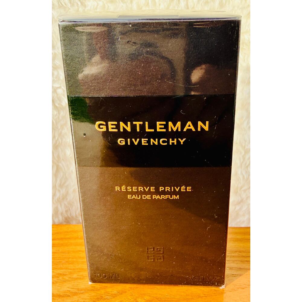Givenchy Gentleman Réserve Privée Eau de Parfum Black Box – 100ml - Picture 2 of 3